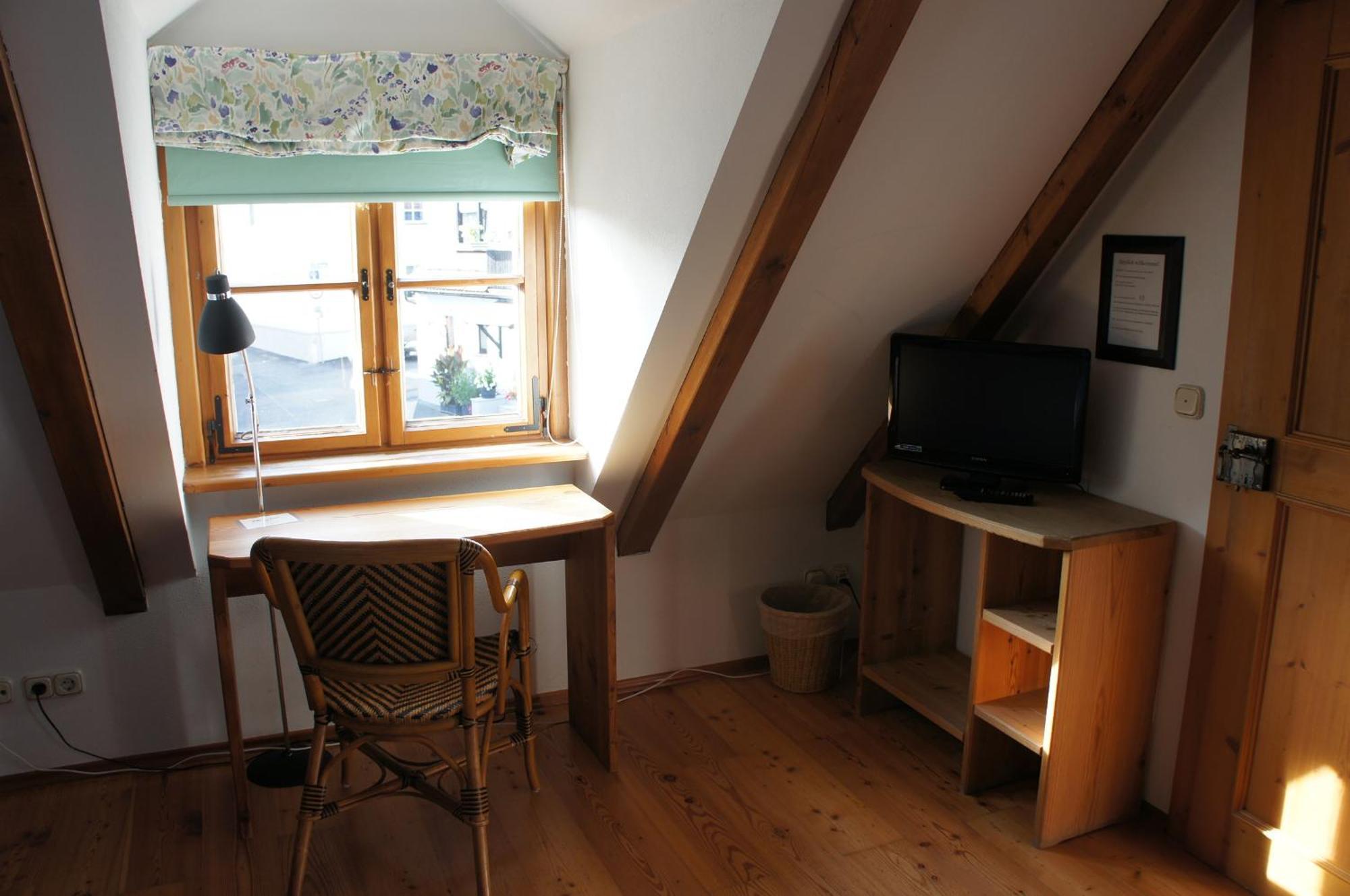 Hotel Schwarzer Adler แอร์ลังเงิน ห้อง รูปภาพ