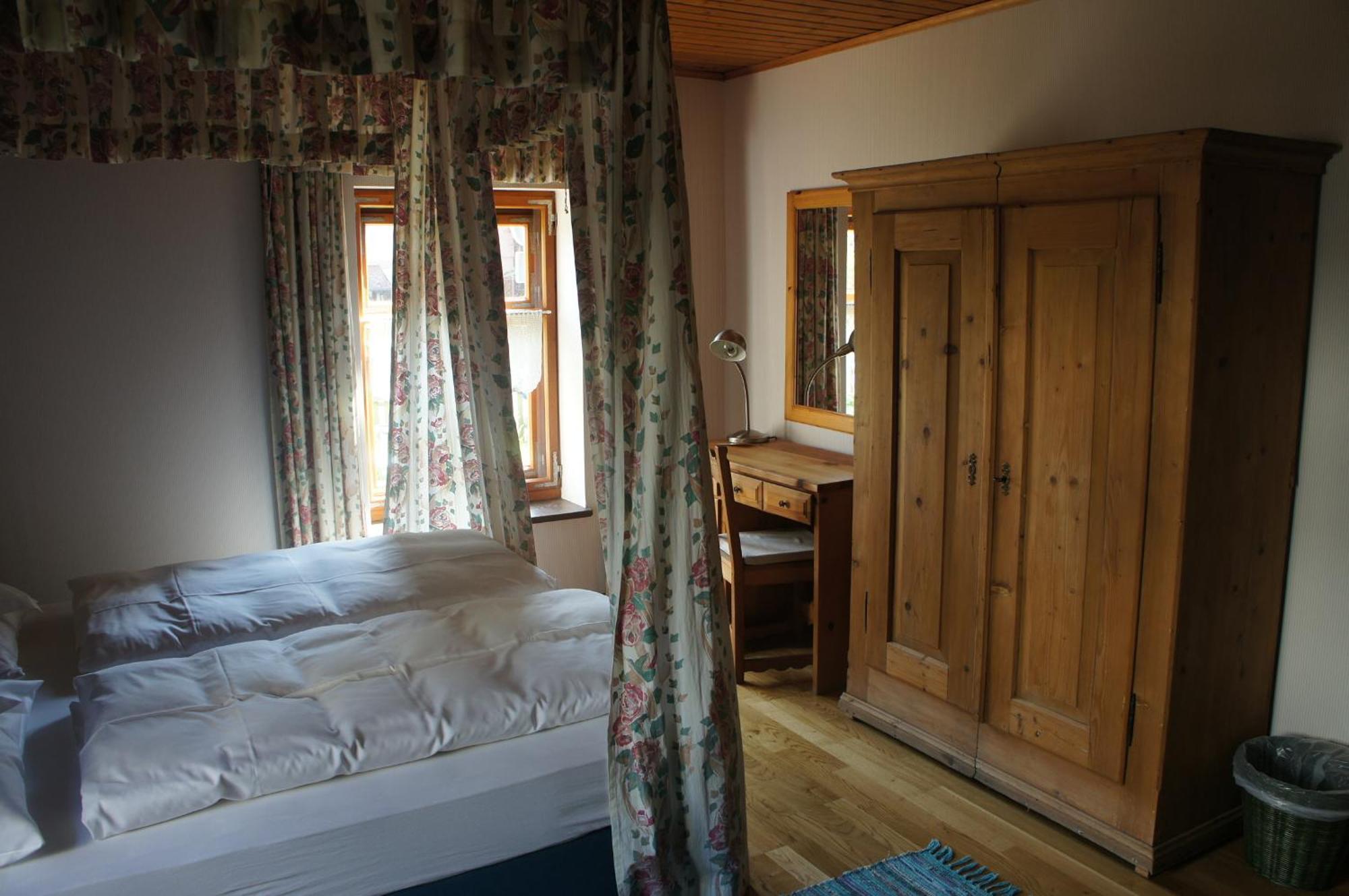 Hotel Schwarzer Adler แอร์ลังเงิน ห้อง รูปภาพ